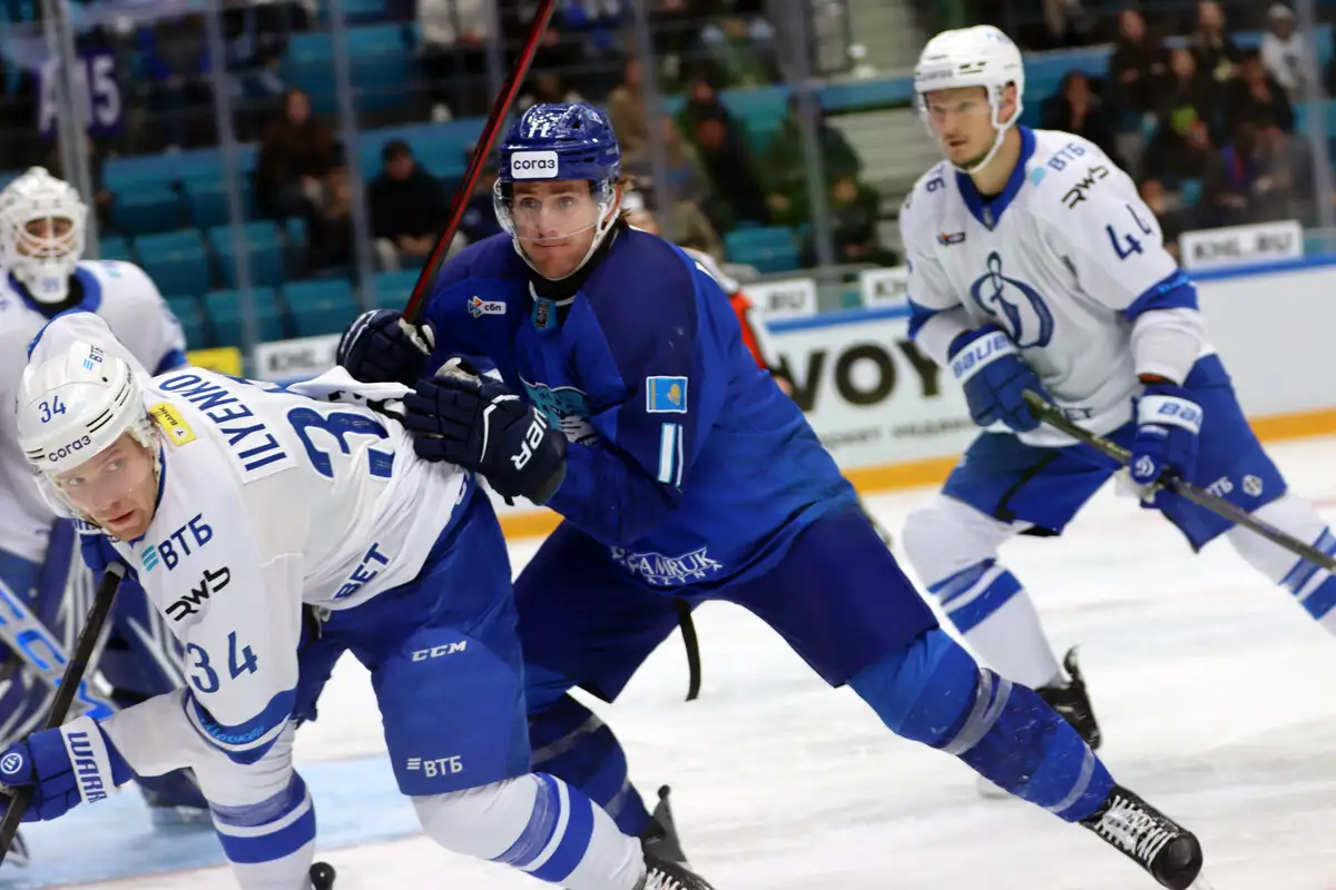 Шайхмедденов и Колесников взбодрили болельщиков Барыса