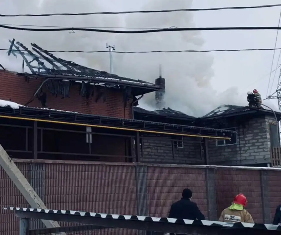 Четверо детей погибли на пожаре в Астане: мать была на работе