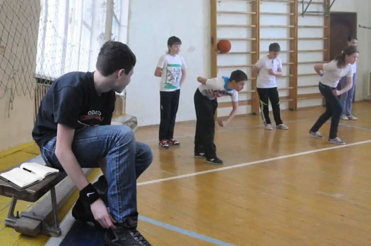 Детки хиреют: 40500 школьников в Казахстане освободили от уроков физкультуры