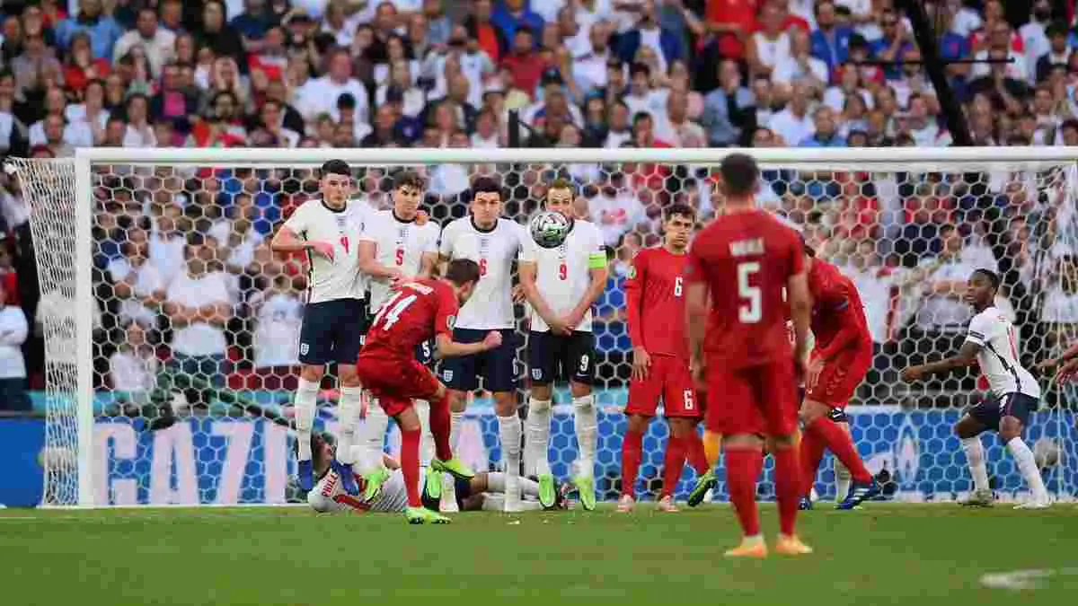 UEFA открыл три дисциплинарных дела против Англии после матча с Данией