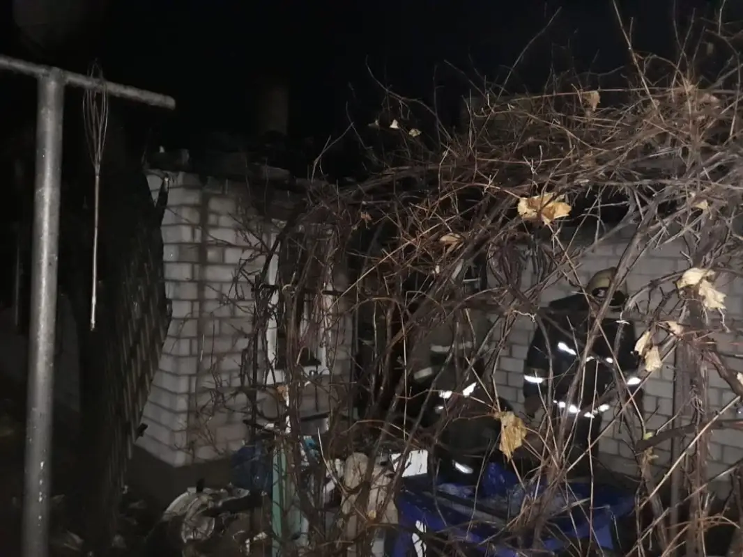 В Павлодаре спасатель получил ожоги после взрыва газбаллона