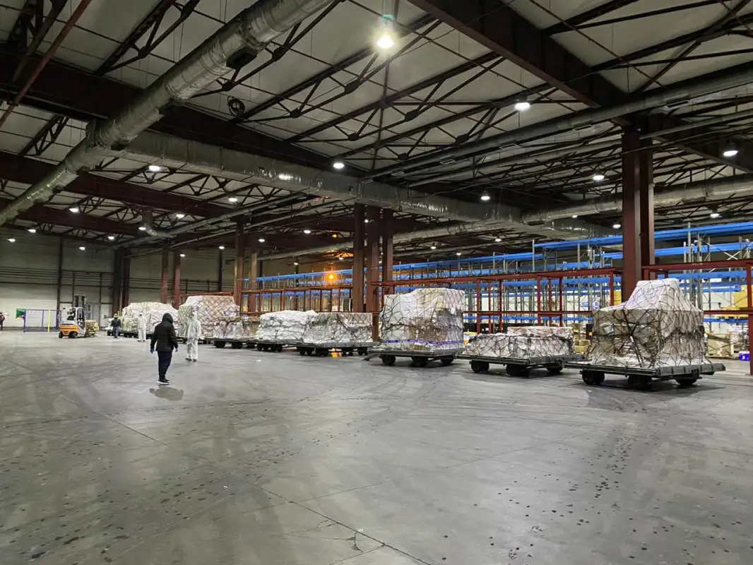 Гуманитарная помощь: Китай передал РК бахиллы, тесты, перчатки