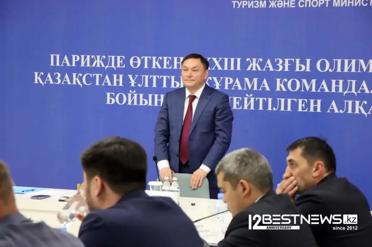 «Лишить Рыбакину гражданства»: как министр спорта Маржикпаев ответил критикам теннисистки