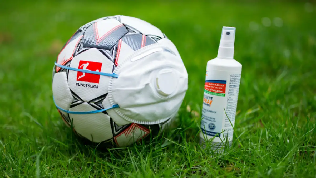 Офсайд: чемпионат Казахстана по футболу снова приостановлен