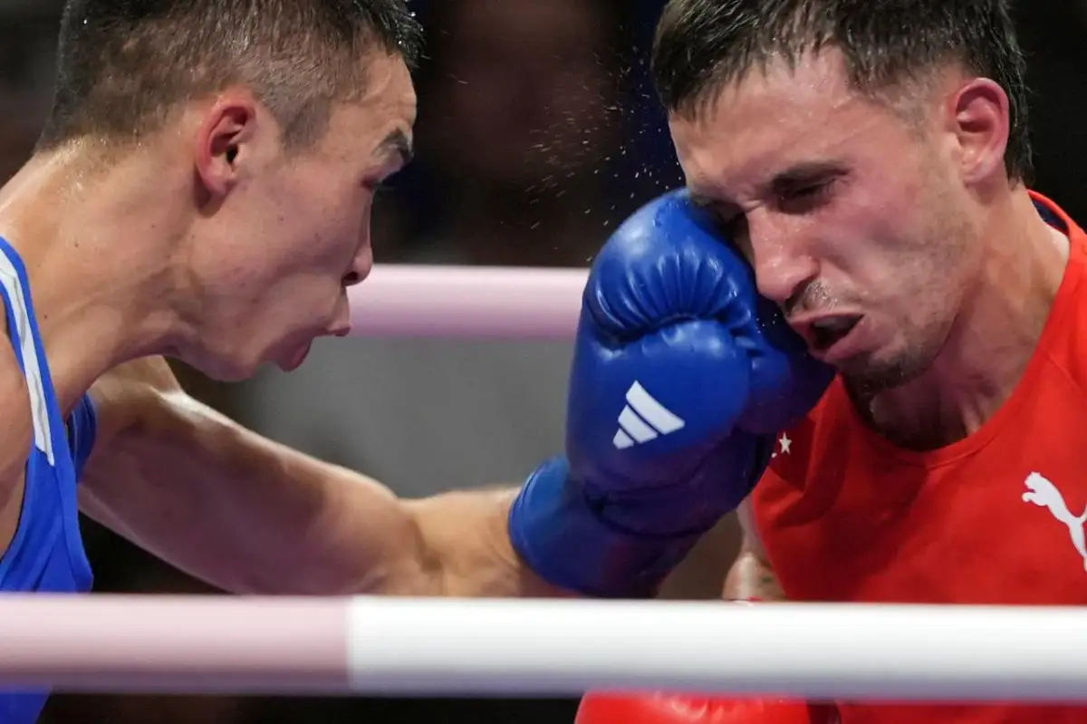 Бибосынов прошел в четвертьфинал на Олимпиаде в Париже