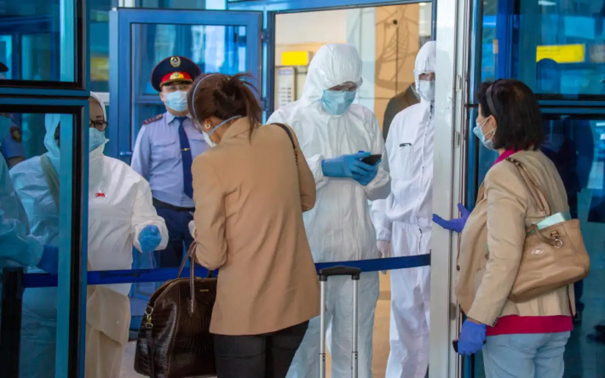 У 2 прилетевших в Казахстан пассажиров обнаружили коронавирус