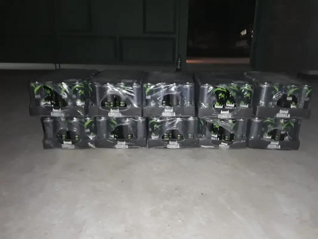 В Туркестанской области парни украли 22 ящика с энергетиками и продали чужой товар