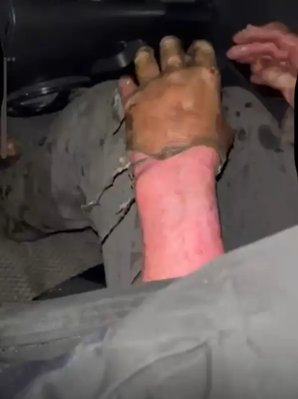 На трассе "Омск-Майкапчагай" охранник вытащил водителя из горящего грузовика