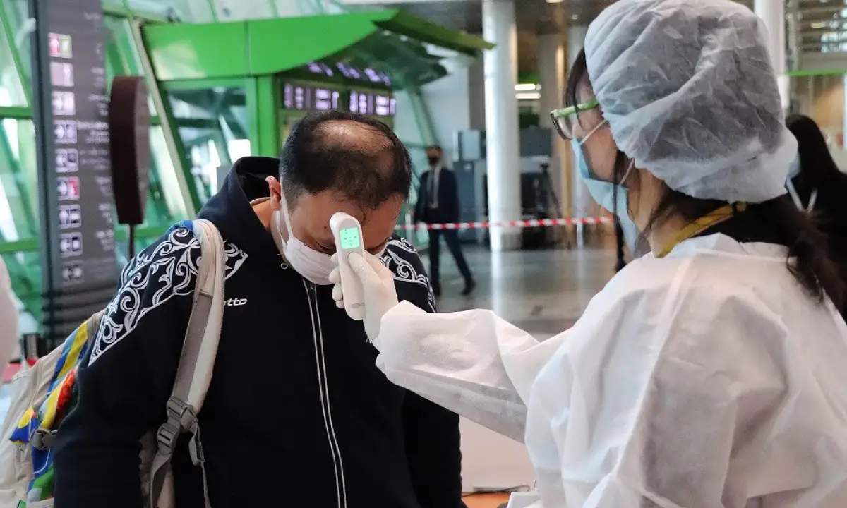 Смысл в обязательной ПЦР-справке только у иностранных авиапассажиров? Комментарии главного санврача РК