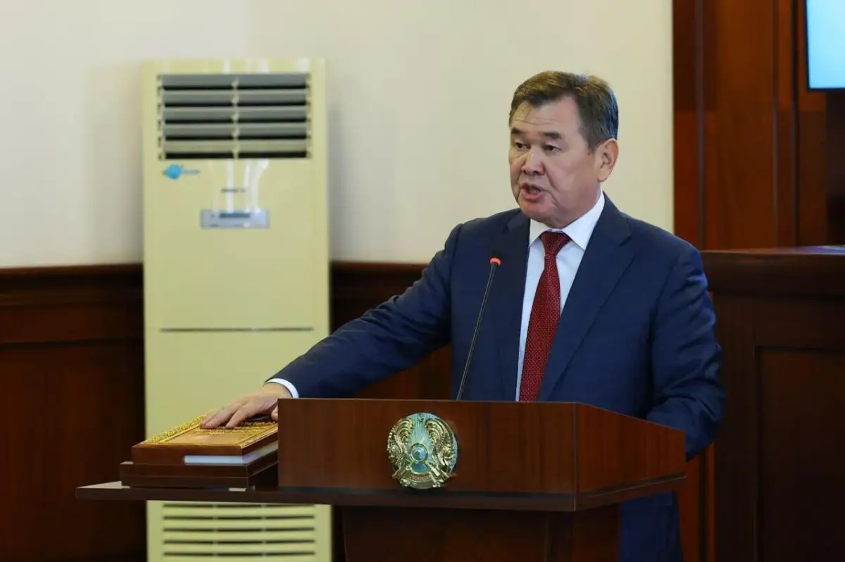 Мажилис досрочно прекратил полномочия Мурата Ергешбаева