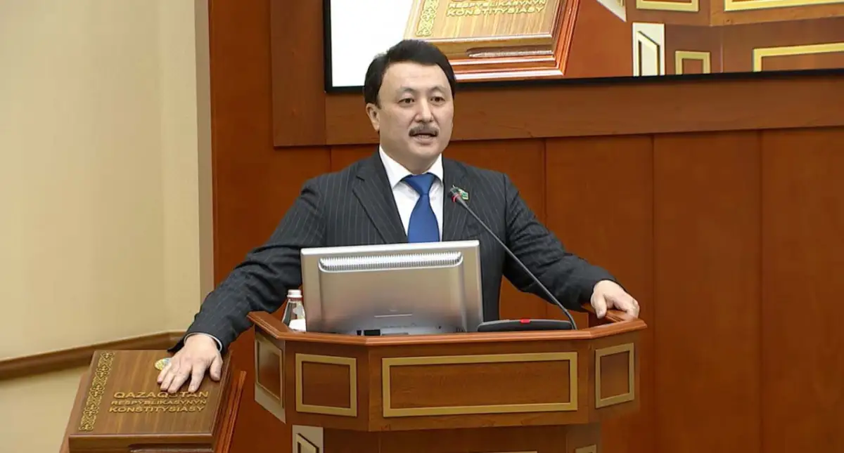 Депутат-новичок присягнул в Мажилисе