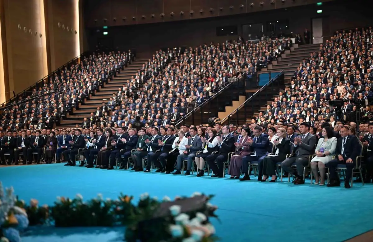 Президент Казахстана призвал акимов «с уважением и терпением относиться к людям»