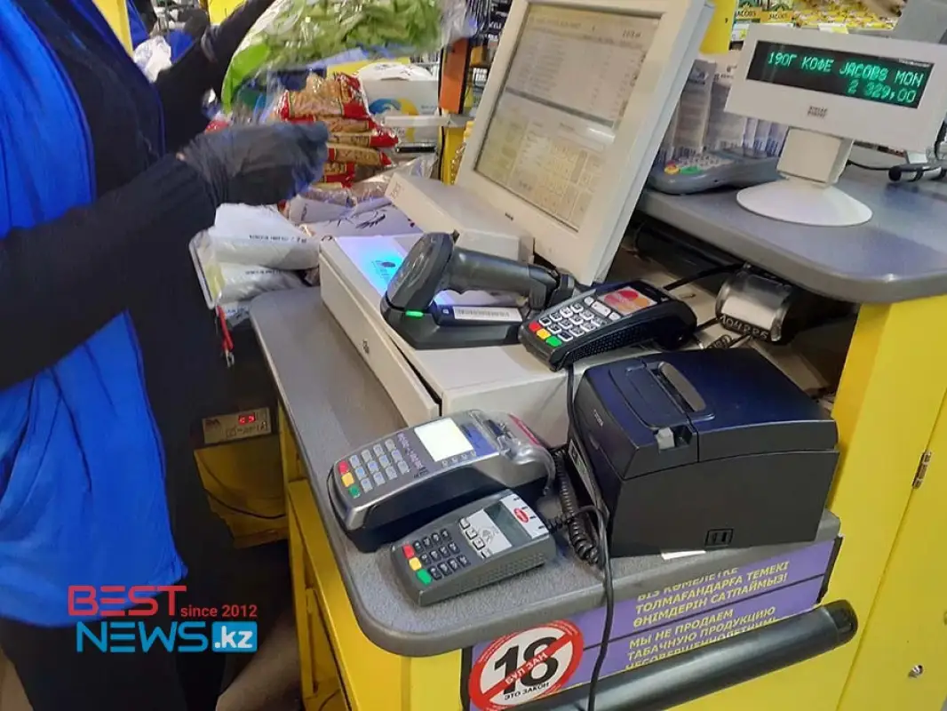 В Нур-Султане ежедневно выявляют коронавирус у продавцов и парикмахеров