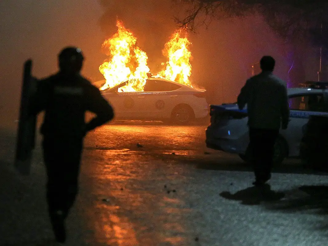 Смотрите LIVE: Генпрокурор Асылов ответит на вопросы мажилисменов о январских событиях