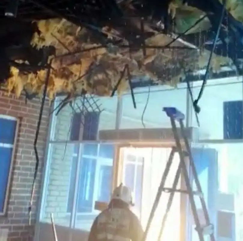 В Нур-Султане горела школа, детей эвакуировали - видео