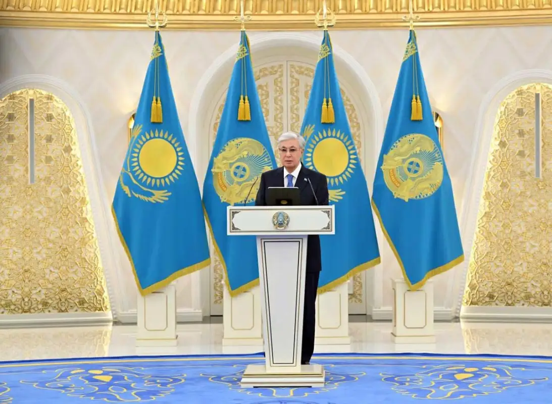 Президент Казахстана принял Геннадия Головкина и вручил ему орден