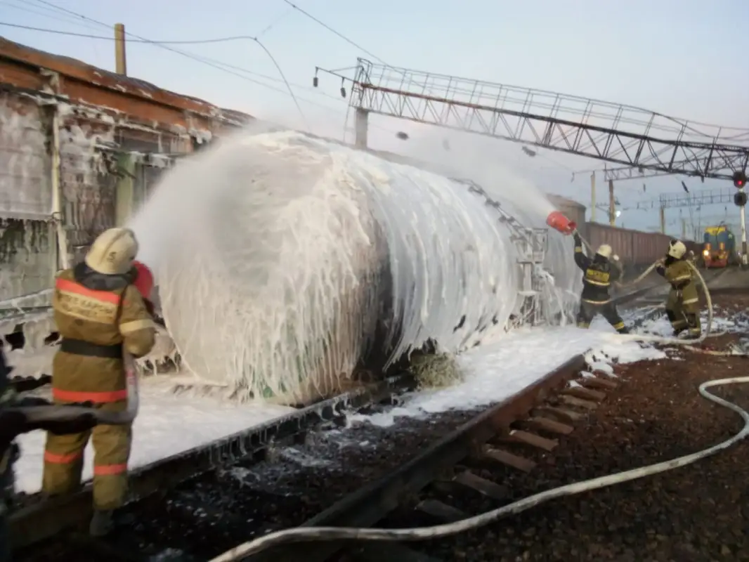 В Шуском районе сошли вагоны с рельсов, задержаны 10 поездов