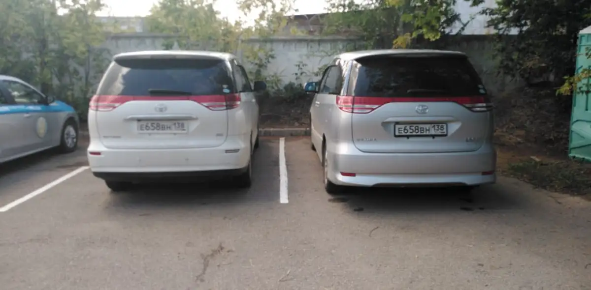 Три минивэна с одинаковыми госномерами выявила полиция Нур-Султана