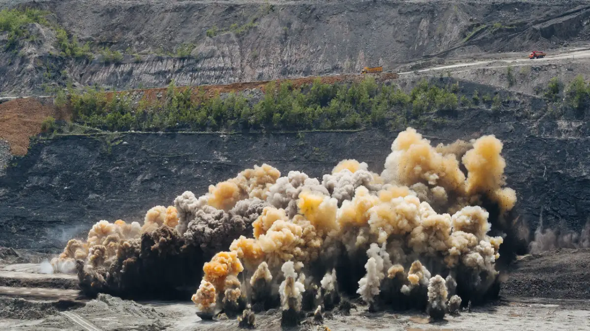 Под Таразом начались контролируемые взрывы боеприпасов - Минобороны