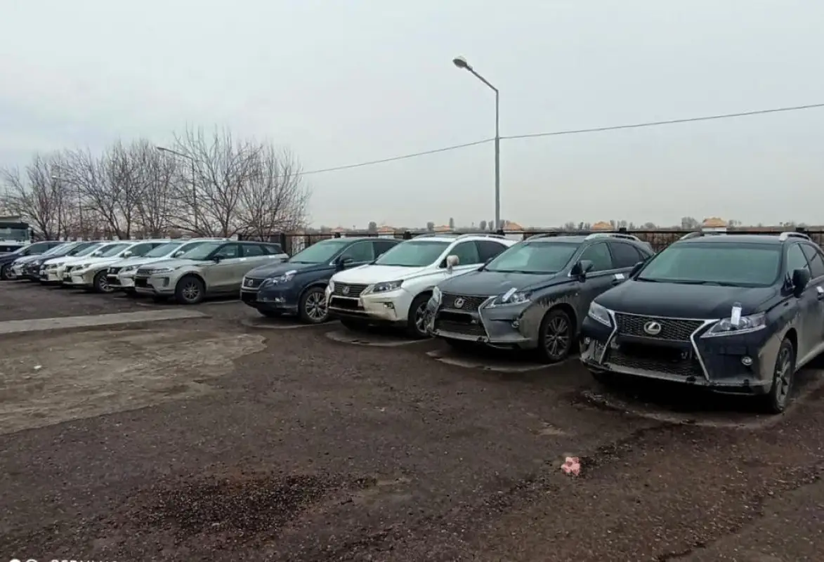 Партию “Lexus” завезли в Казахстан, затем с липовыми госномерами пытались отправить за границу 