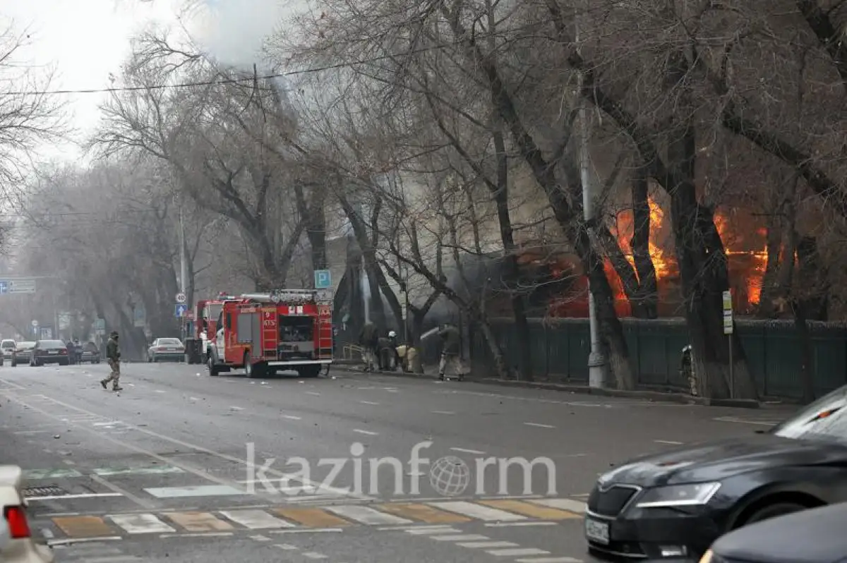 В МВД Казахстана рассказали, как преступники захватывали оружие и атаковали полицейских и курсантов