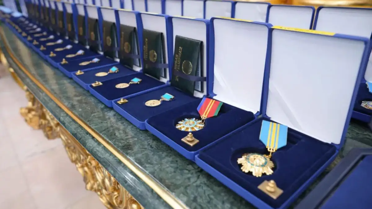 Депутаты Курултая приняли закон о новых госнаградах