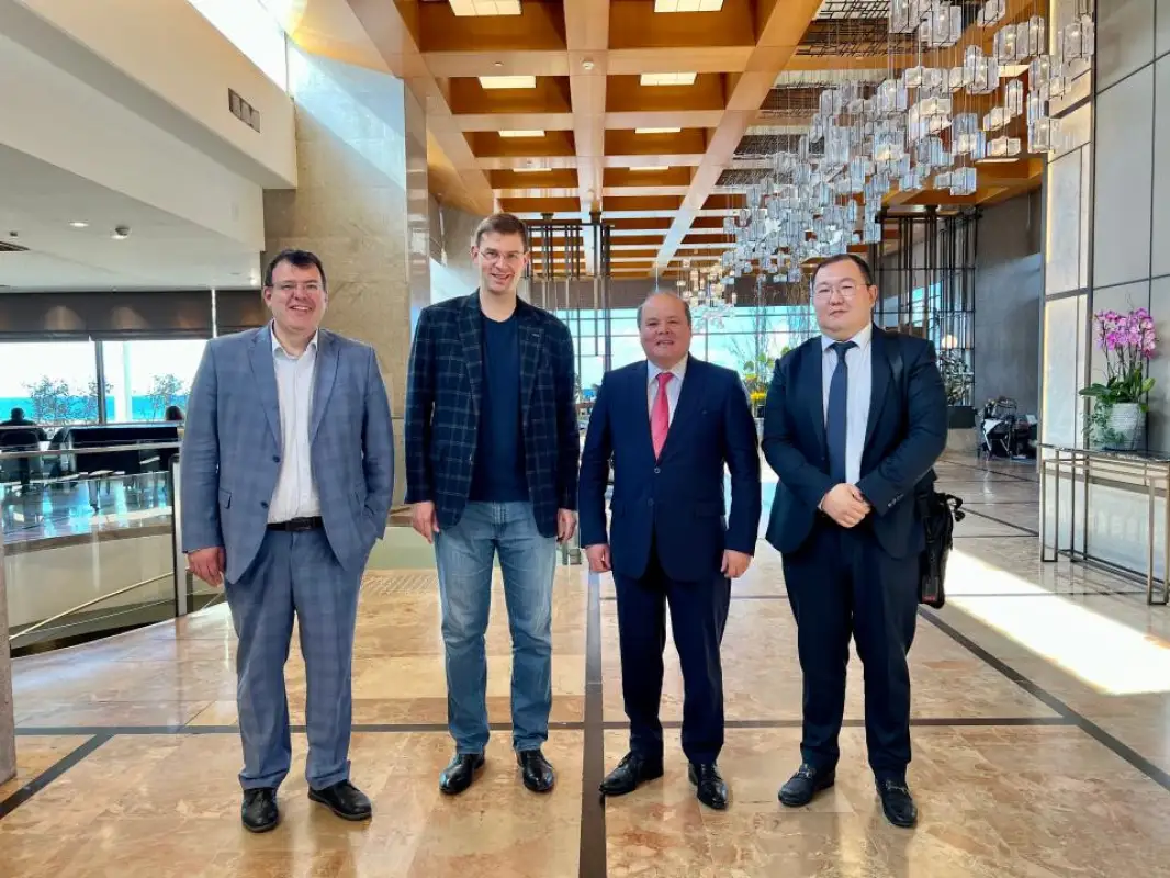 Турлов обсудил с главой FIDE матч за шахматную корону в Астане