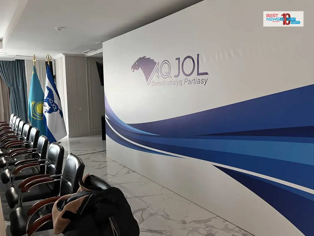 Перуашев и К: «Ак жол» распределил мандаты в Мажилис