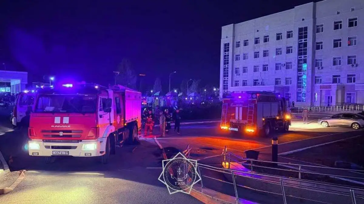 В Астане эвакуировали персонал и пациентов из-за пожара в детской больнице