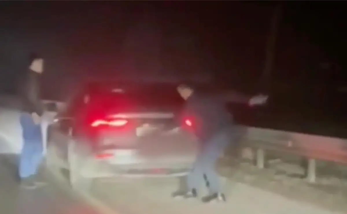 Житель Арысского района закрыл госномер на авто салфеткой