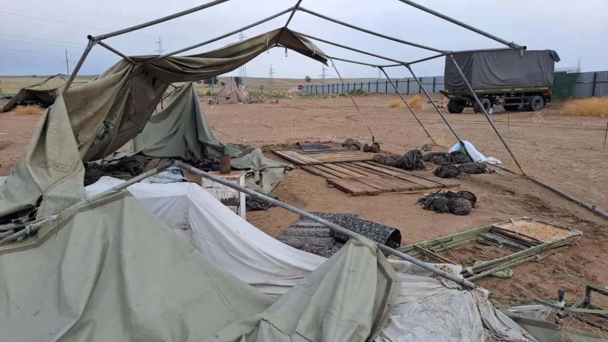 В Жетыгене во время бури каркасом палатки убило 19-летнего военнослужащего Нацгвардии - фото, видео