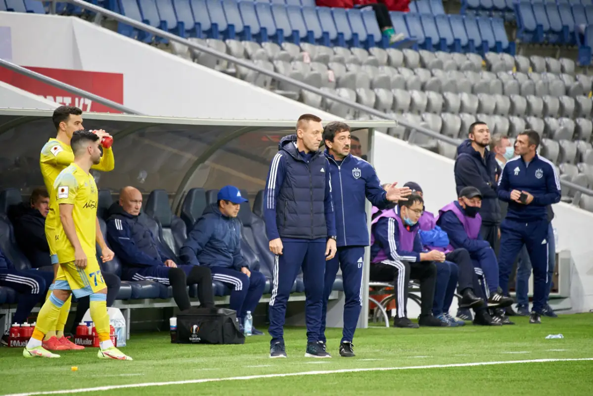 Главного тренера ФК «Астана» дисквалифицировали за уход игроков с поля