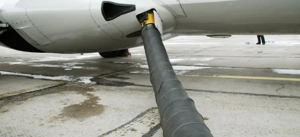 Казахстану не хватает дешевого авиакеросина – глава МИИР РК