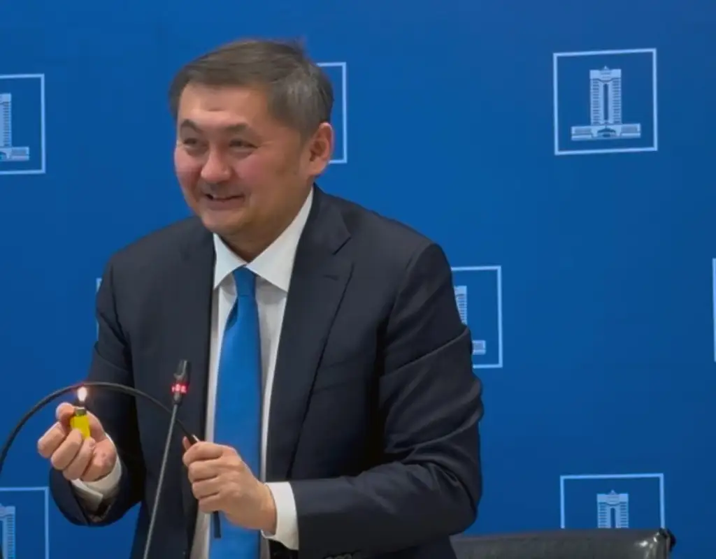 «Премьер-министр сначала не поверил»: как министр Саясат Нурбек поджигал негорючий кабель