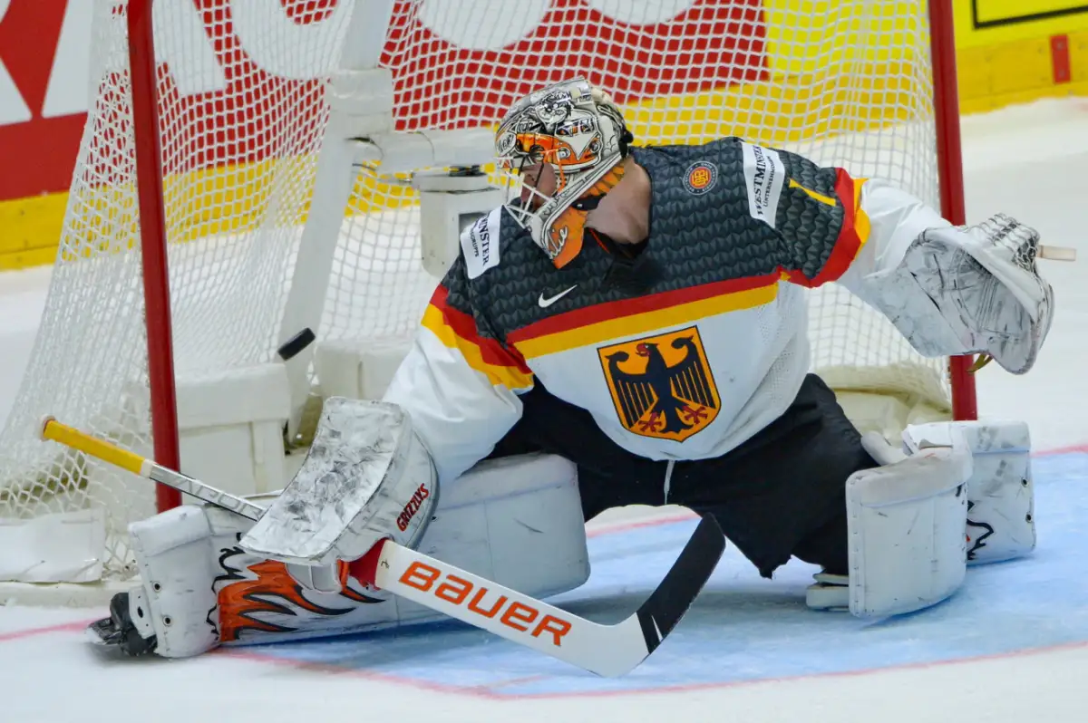 Highlights матча Казахстан-Германия на ЧМ по хоккею