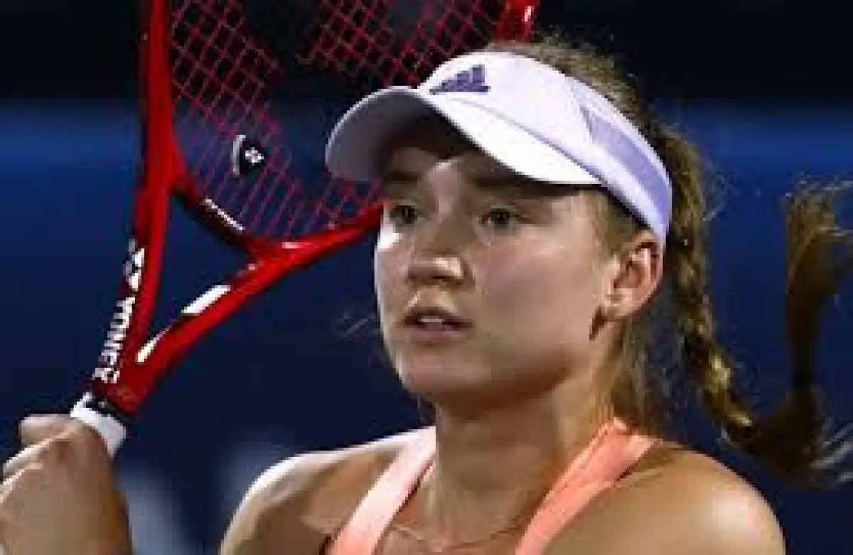 Рыбакина удержала победу и вышла в следующий круг Роллан Гаррос