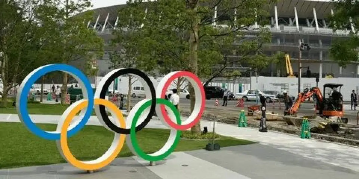 Казахстанец Сон занял 4-е место в рывке, впереди соревнования в толчке