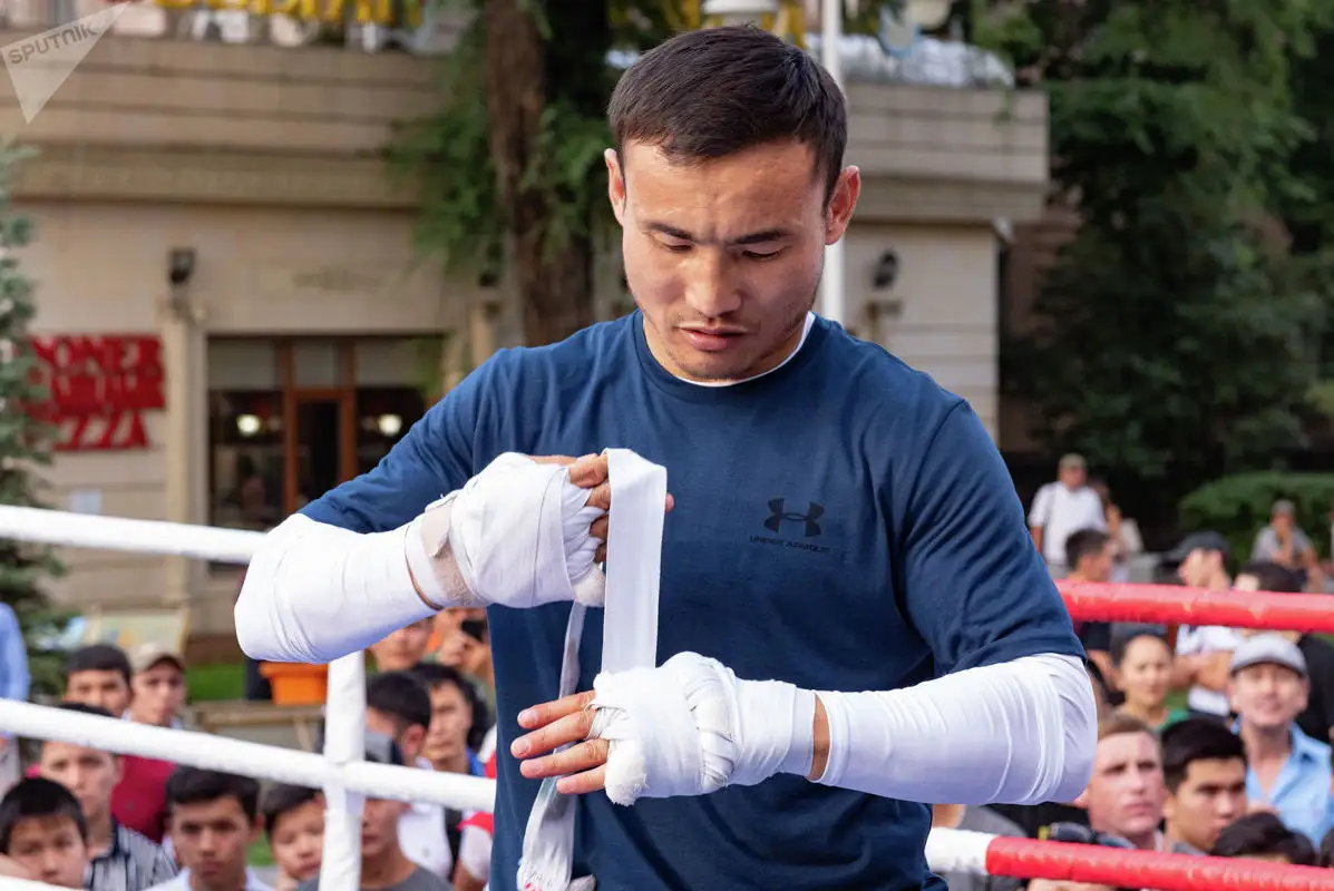 Алматы, Ислам, Арбат: боксер проведет открытую тренировку на улице