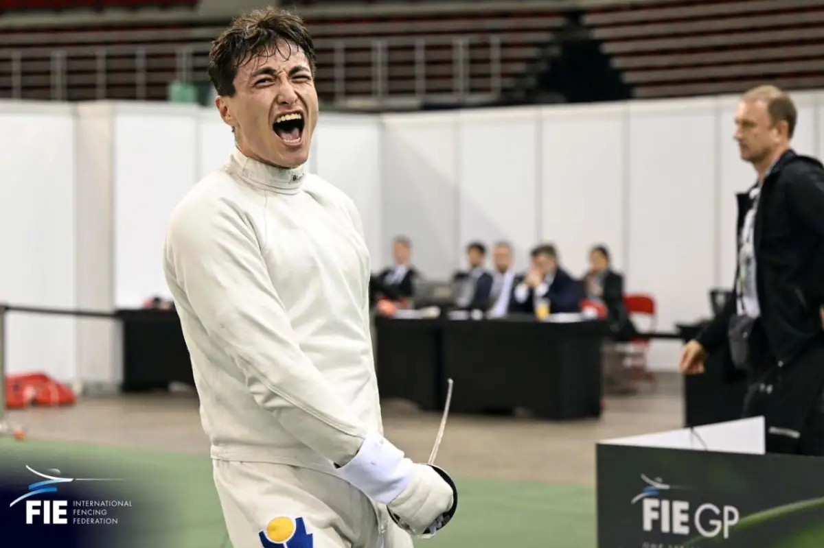 Ерлик Сертай завоевал серебро на этапе Гран-при по фехтованию