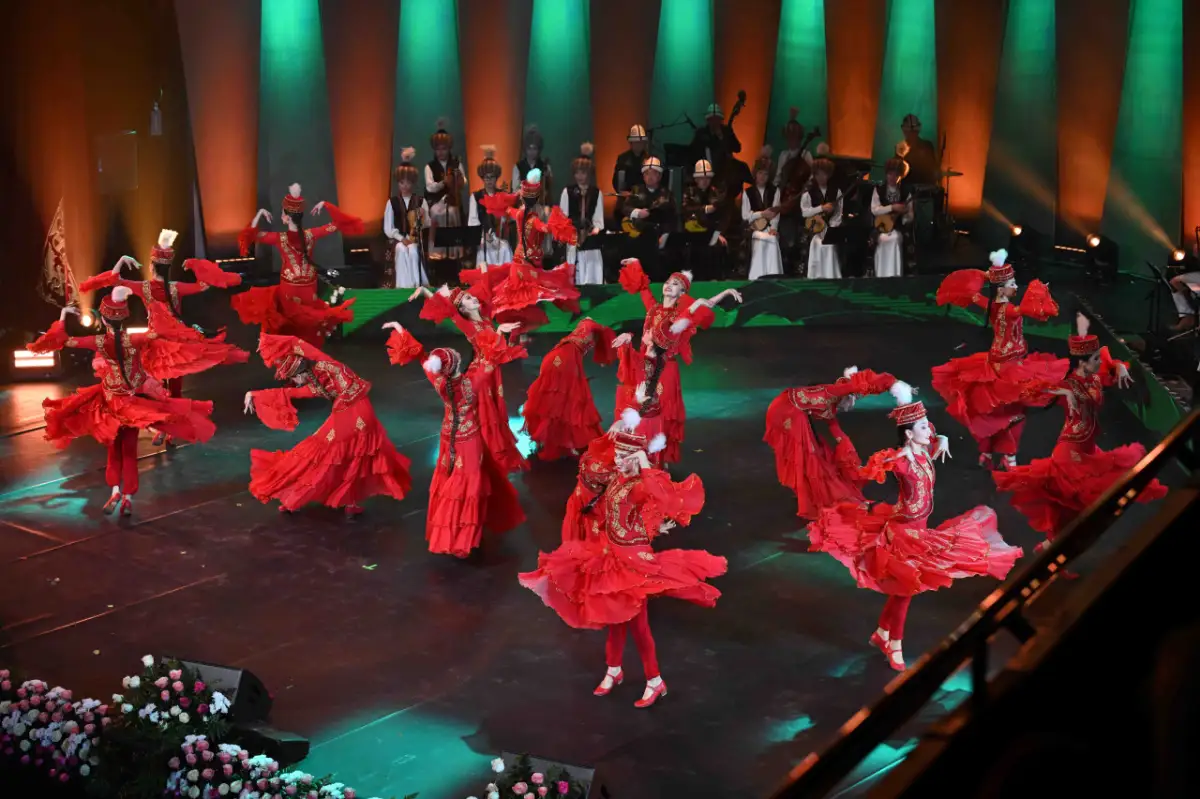 Президенты Казахстана и Кыргызстана посетили концерт в Астане