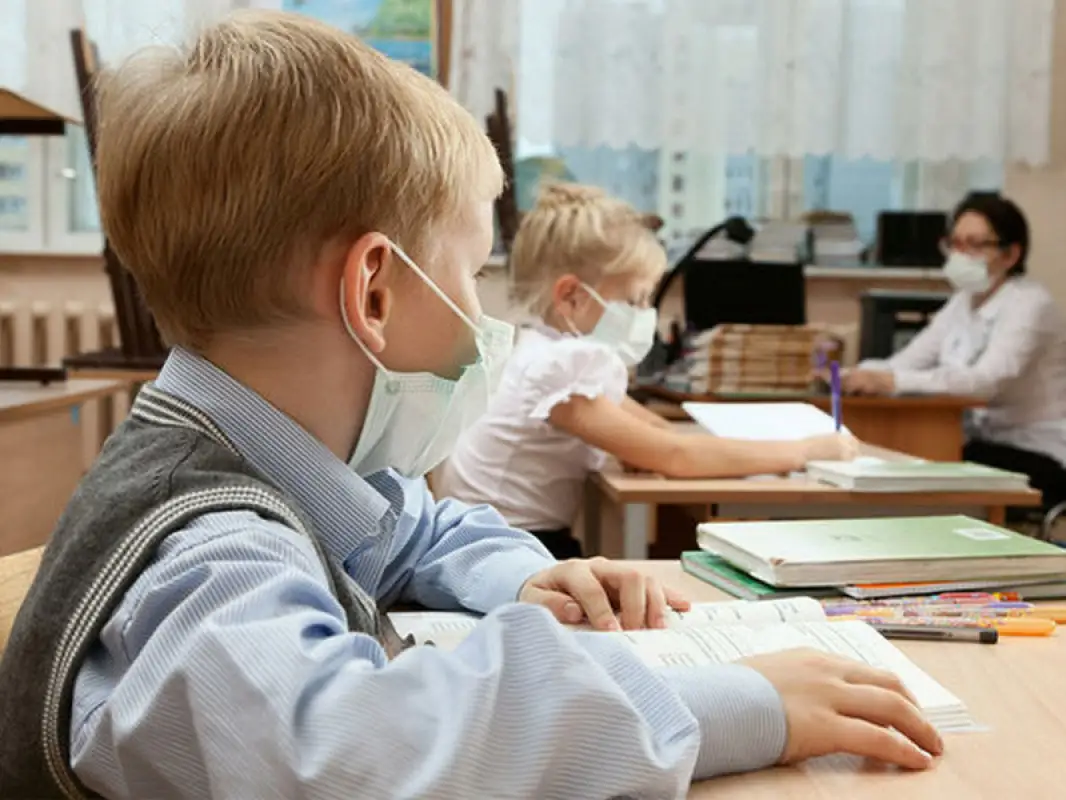 Родителей не пустят в школы: как будут работать «дежурные классы» в столице