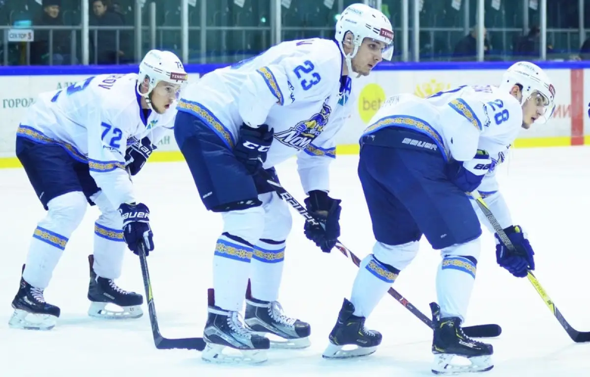 ВХЛ: Номад завершает выезд матчем со Звездой