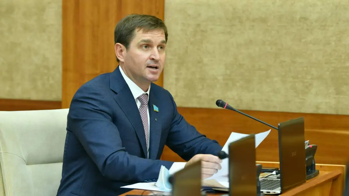 Мажилисмен Андрей Линник складывает свои полномочия