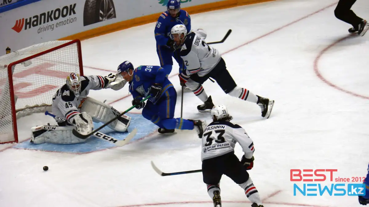 "Барыс" проиграл "Металлургу", несмотря на поддержку зрителей