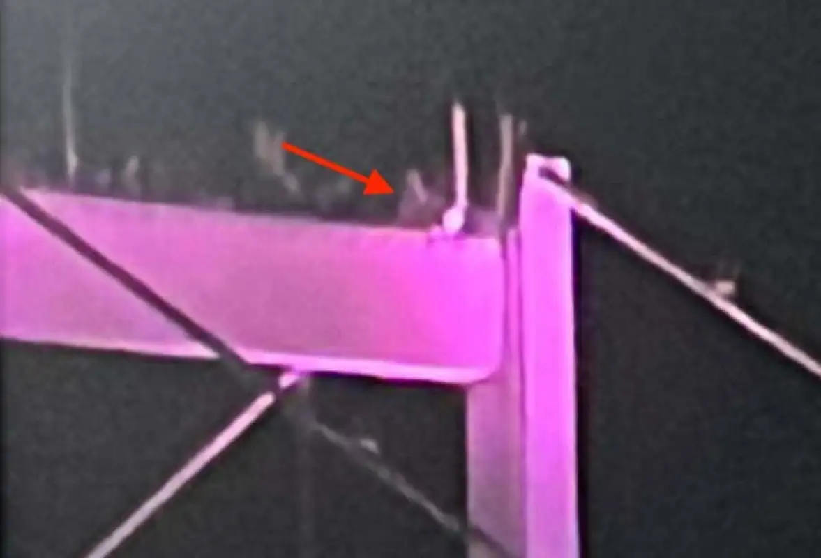 Житель Семея ночью залез на пилон моста