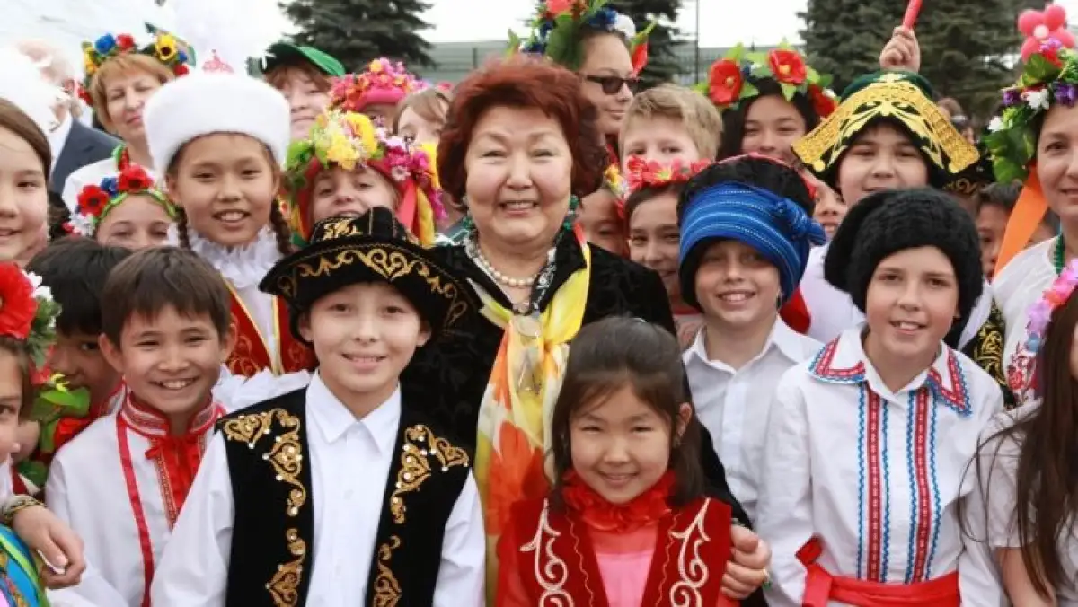 Сара Назарбаева награждена орденом «Отан»