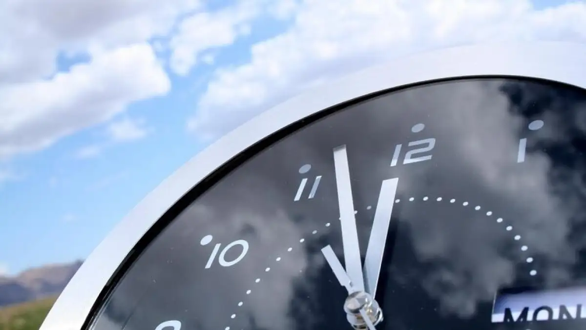 В Восточно-Казахстанской области изменили рабочее время после перевода часов