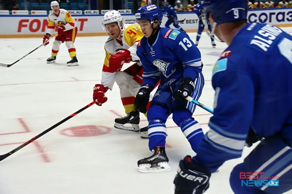 Неожиданный выбор Михайлиса: состав "Барыса" на матч с "Трактором"