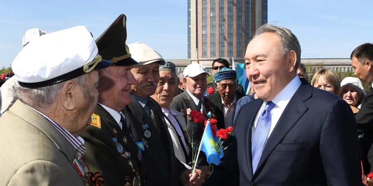 Первый Президент Казахстана поздравил с 75-летием Победы