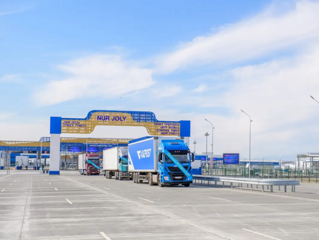 В Казахстане отменили запрет на движение через автомобильные пункты пропуска на границе с КНР